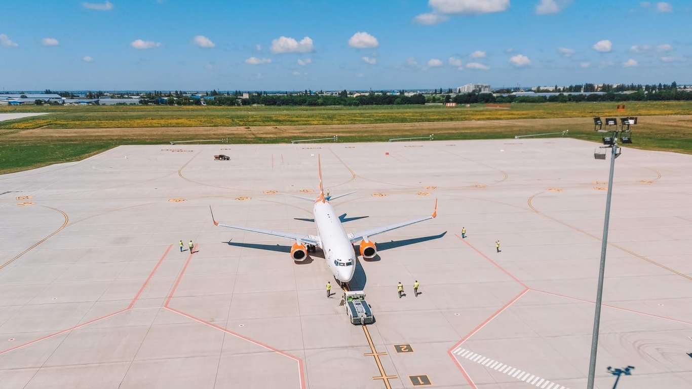 Авиакомпании перенесли перенесли свои рейсы из одесского аэропорта в Николаев