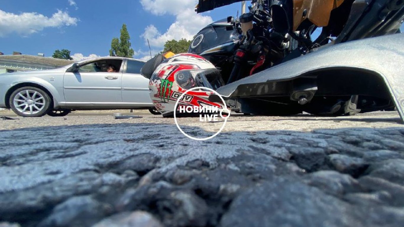 Пьяный водитель Hondа в Киеве сбил на смерть женщину на скутере