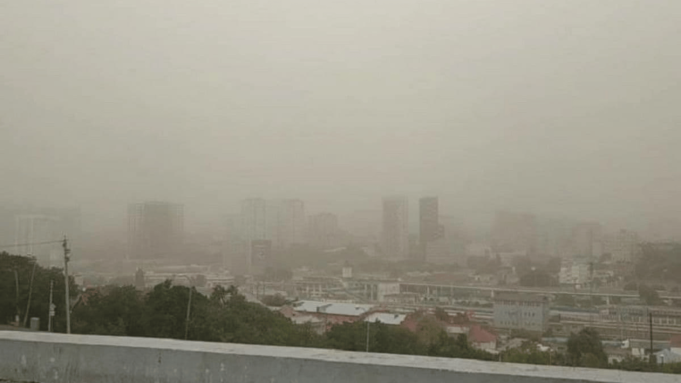 Украину накроет пылевое облако из Сахары