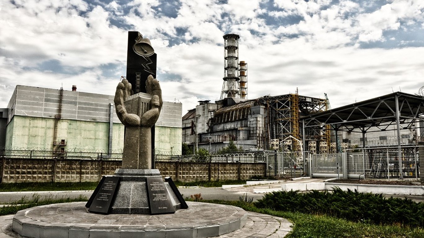 Як доїхати в Чорнобильську зону - навіщо УЗ відновила залізничну колію
