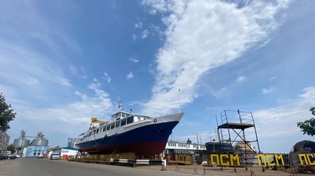 Скоро спустять на воду: в Одеському порту відремонтували катер "Иокогама" - 285x160