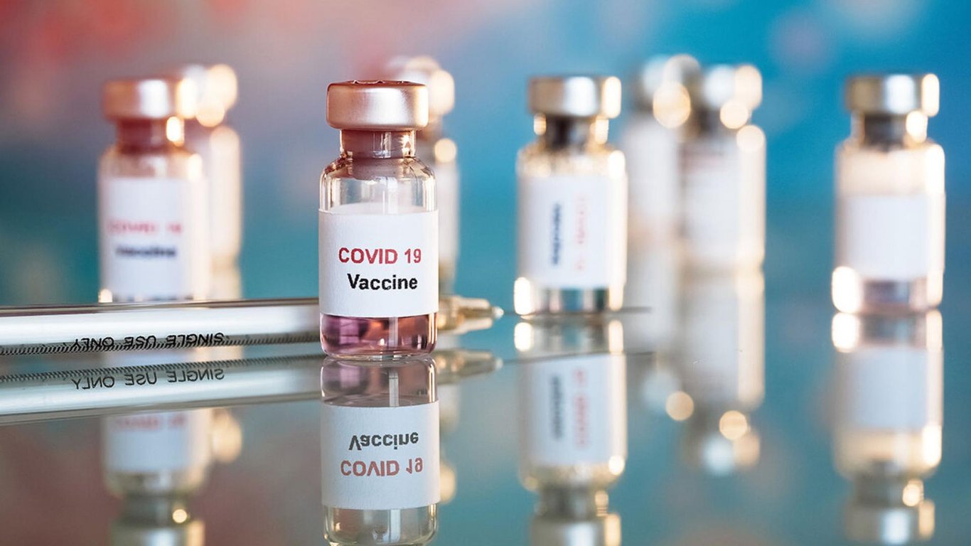 Вакцина від коронавірусу - до кінця липня Україна очікує понад 8 мільйонів доз