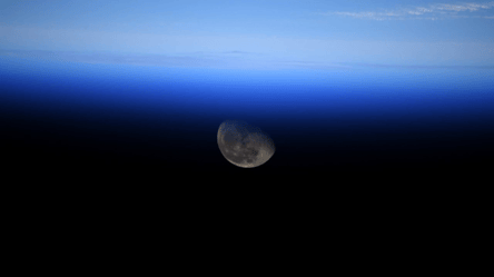 Французский астронавт сделал фотографии Луны с Международной космической станции. Фото - 285x160