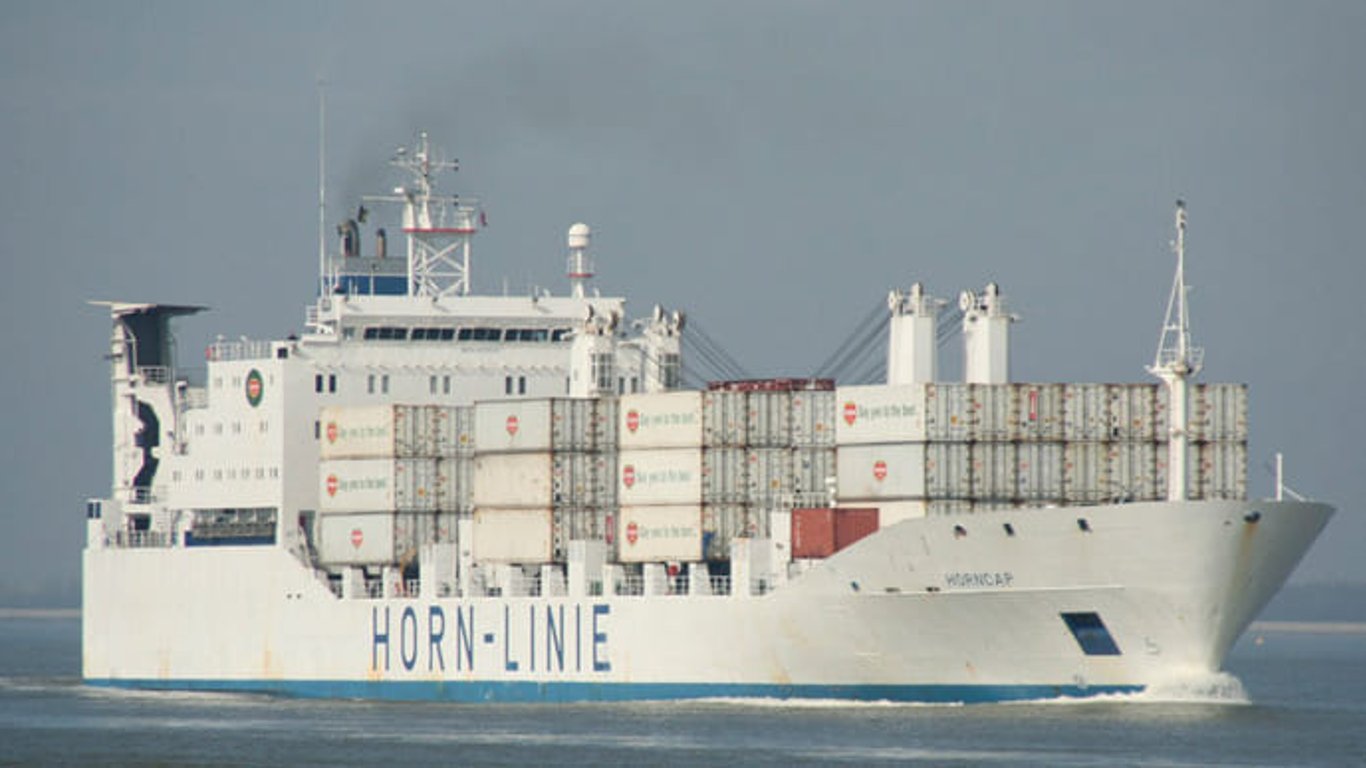 В Аденском заливе застряло судно с одесситами на борту