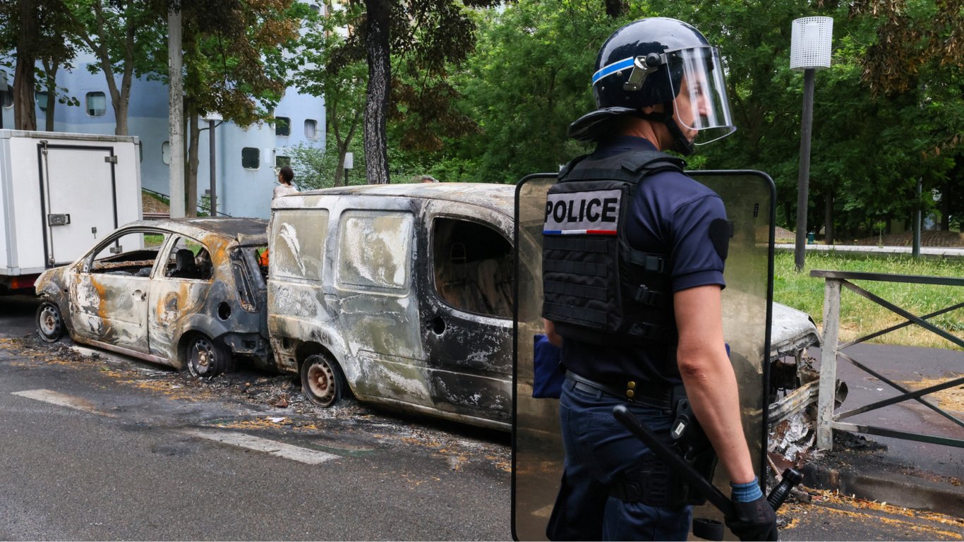 У Франції вщухають масові заворушення через вбивство підлітка