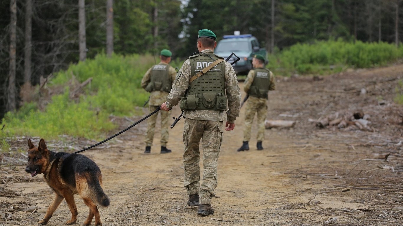 На границе с РФ напали на украинских пограничников