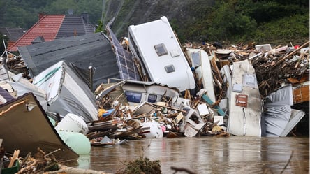 Вчені назвали причину катастрофічних повеней в Європі - 285x160