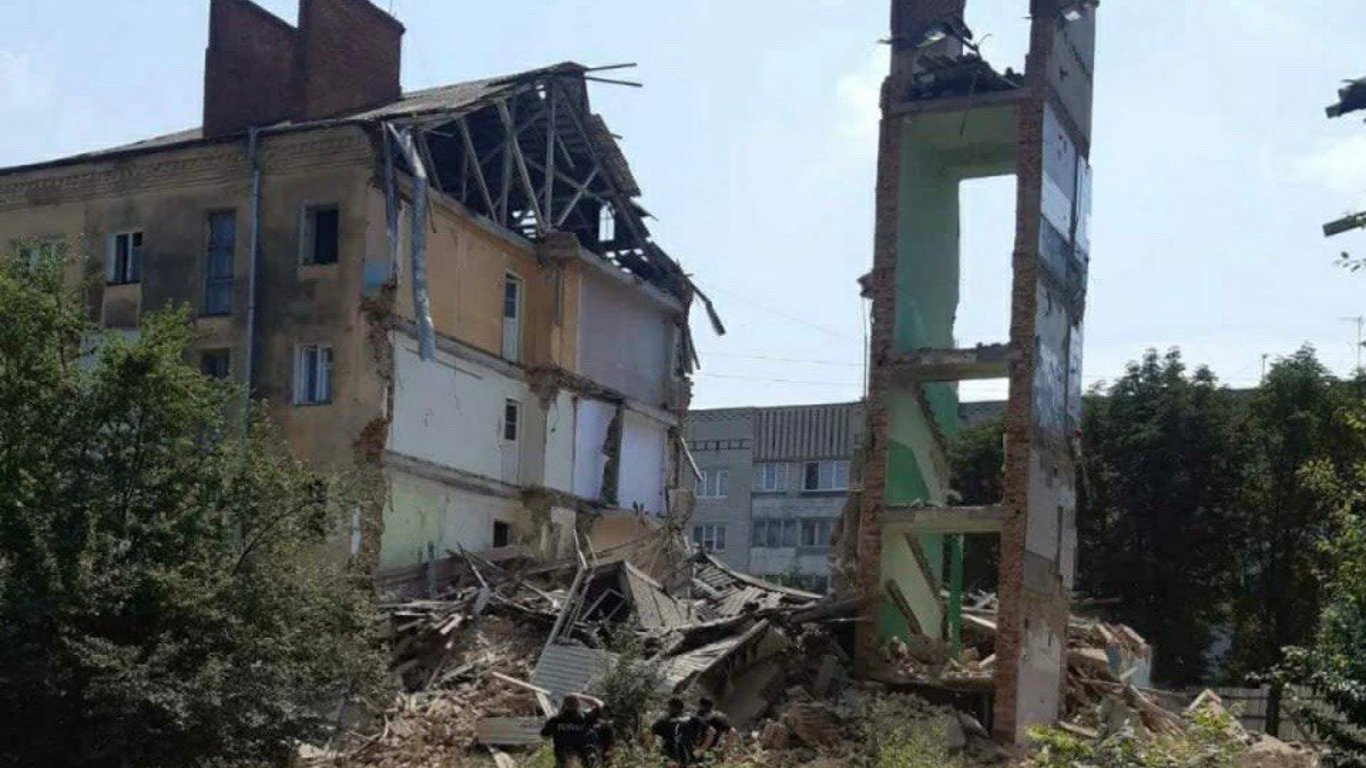 Обвал дома в Дрогобыче - рухнул подъезд, где в 2019 погибли люди