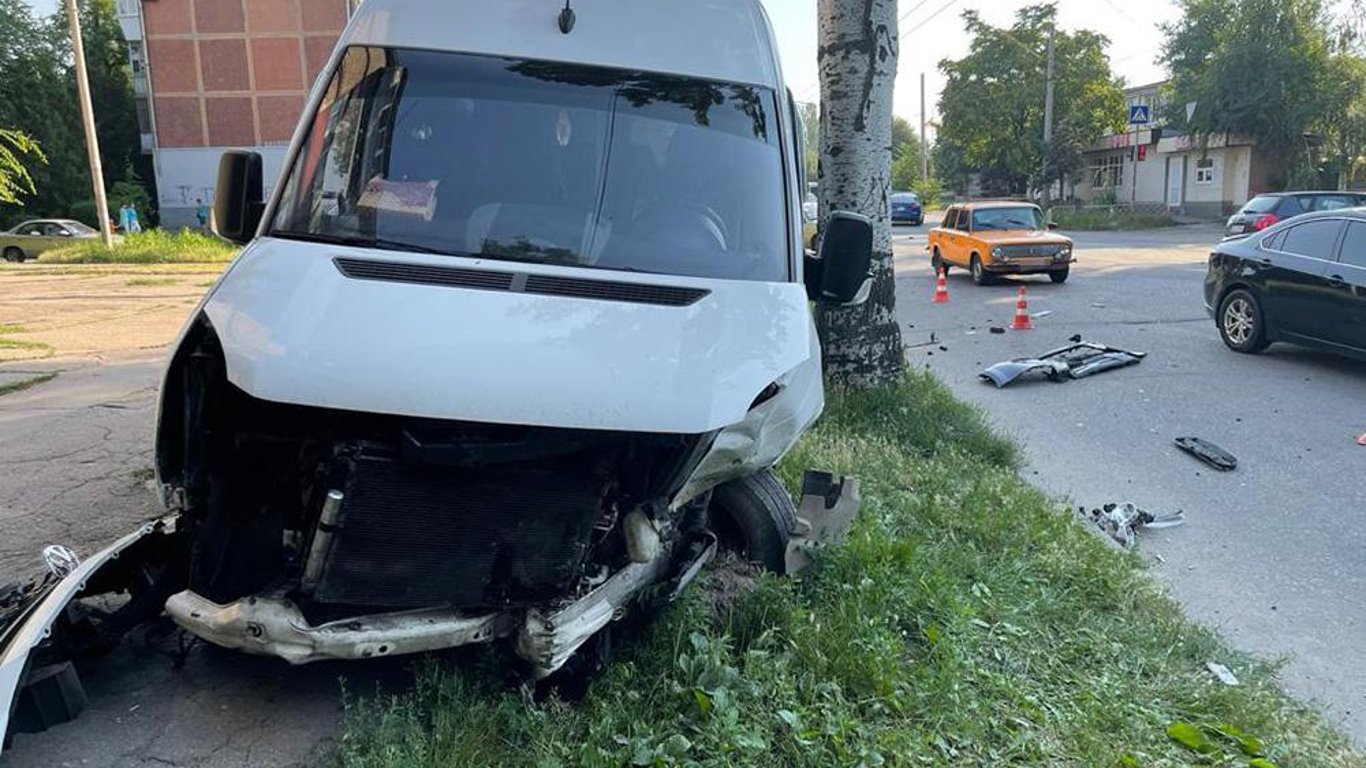 ДТП с маршруткой в Запорожье 19 июля — пострадало 13 людей