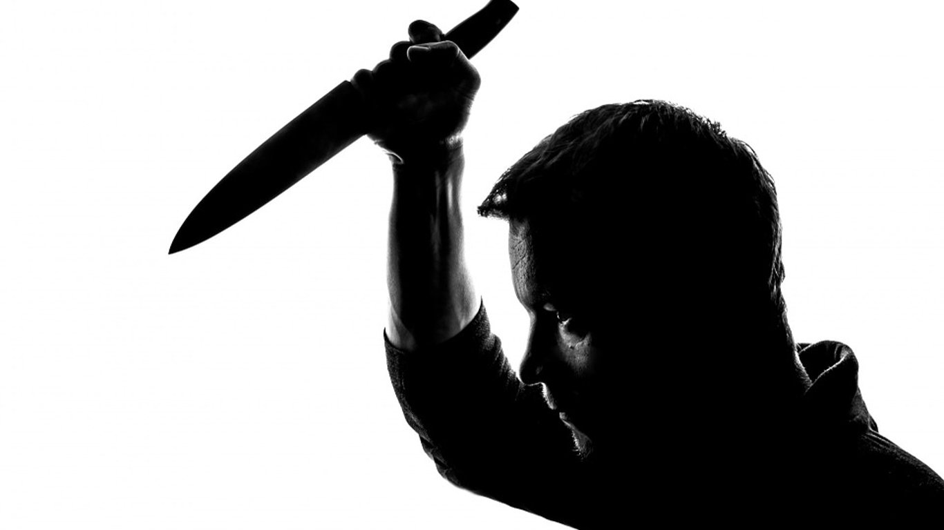 В Гостомеле мужчина пытался убить свою жену — он нанес ей ножевые удары