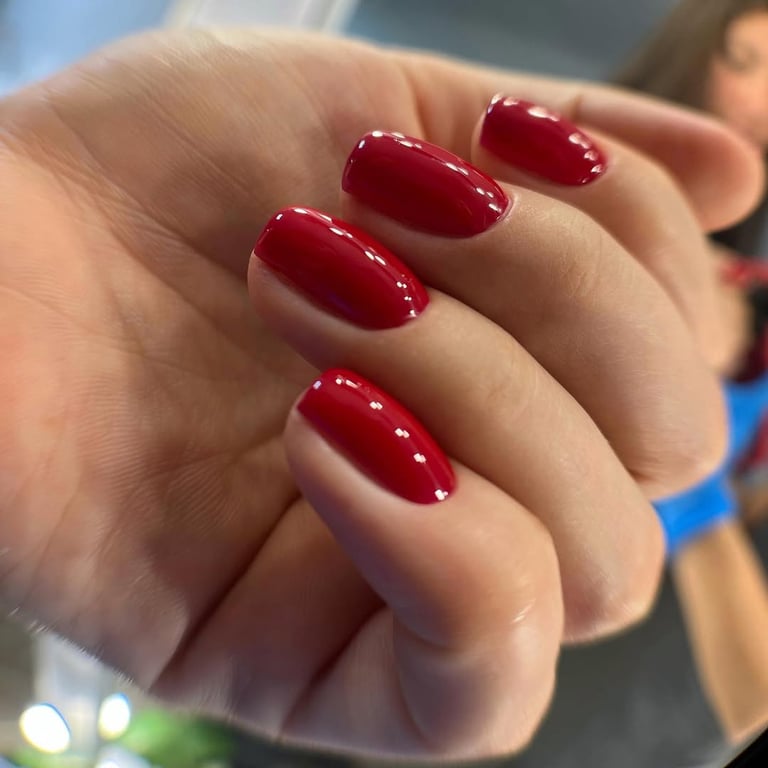 What kind of manicure looks expensive
