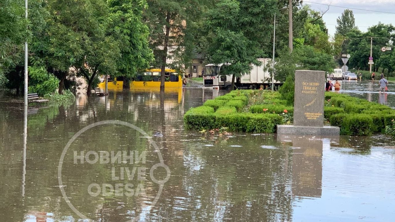 В Укргидрометцентре назвали причины потопа в Одессе