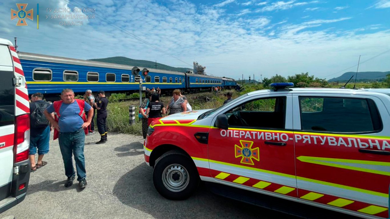 Аварія на Закарпатті спричинила затримку поїзда