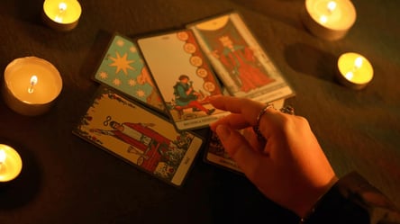 Tarot horoscope for all zodiac signs on November 12, 2025 - 285x160