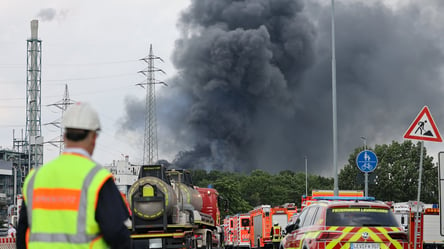 На хімзаводі у Німеччині стався потужний вибух: подробиці. Фото, відео - 285x160