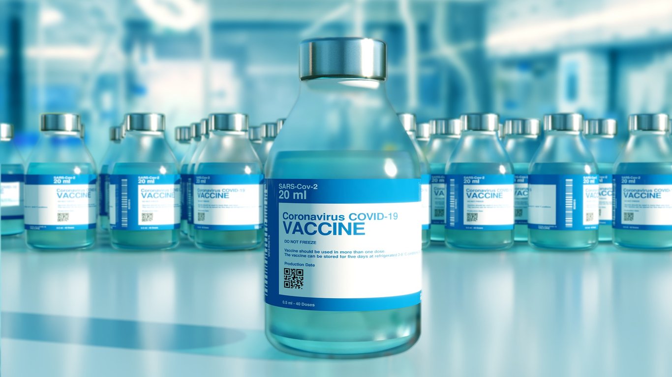 Вакцинація в Україні - в країну доставлять мільйони доз COVID-вакцин