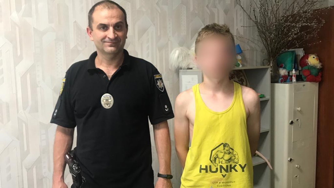 Полицейские оперативно разыскали подростка в селе Коропово