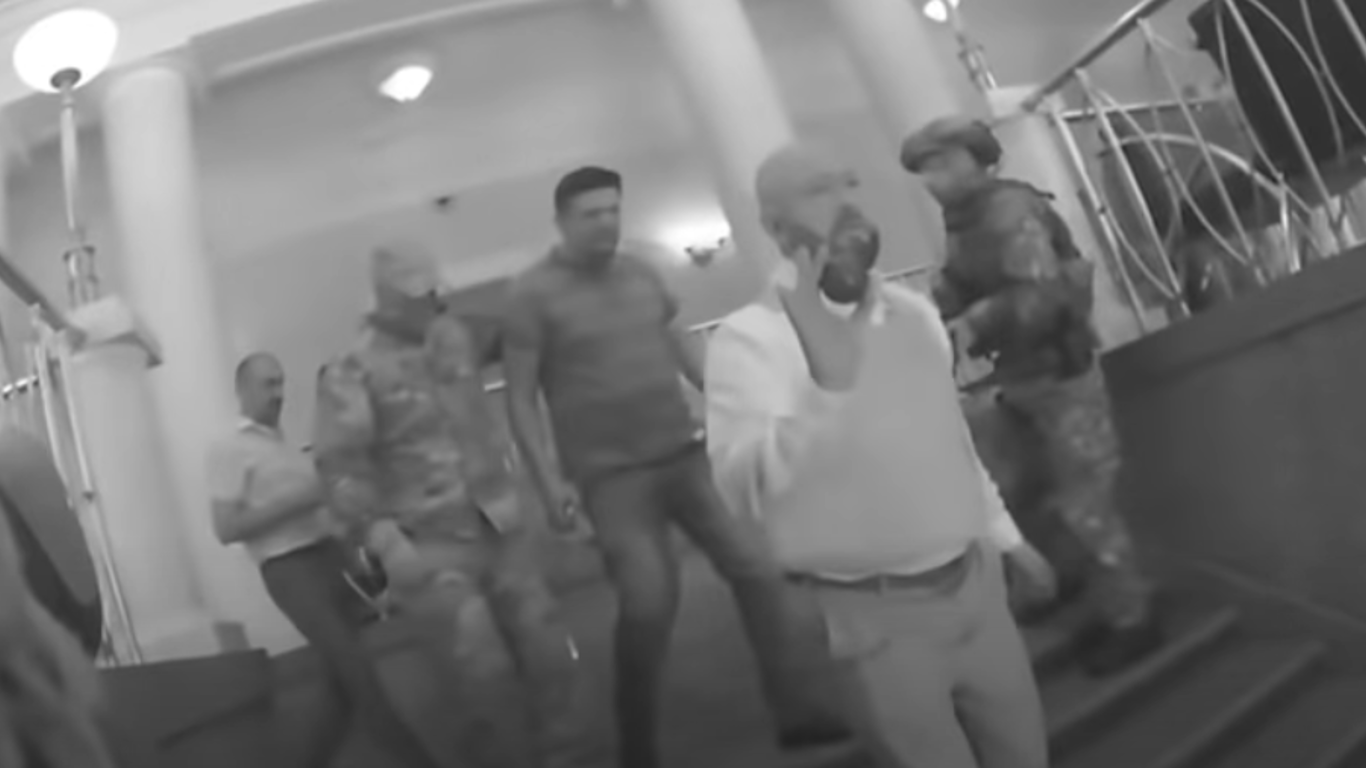 Захват Кабмина 4 августа — появилось видео задержания ветерана АТО