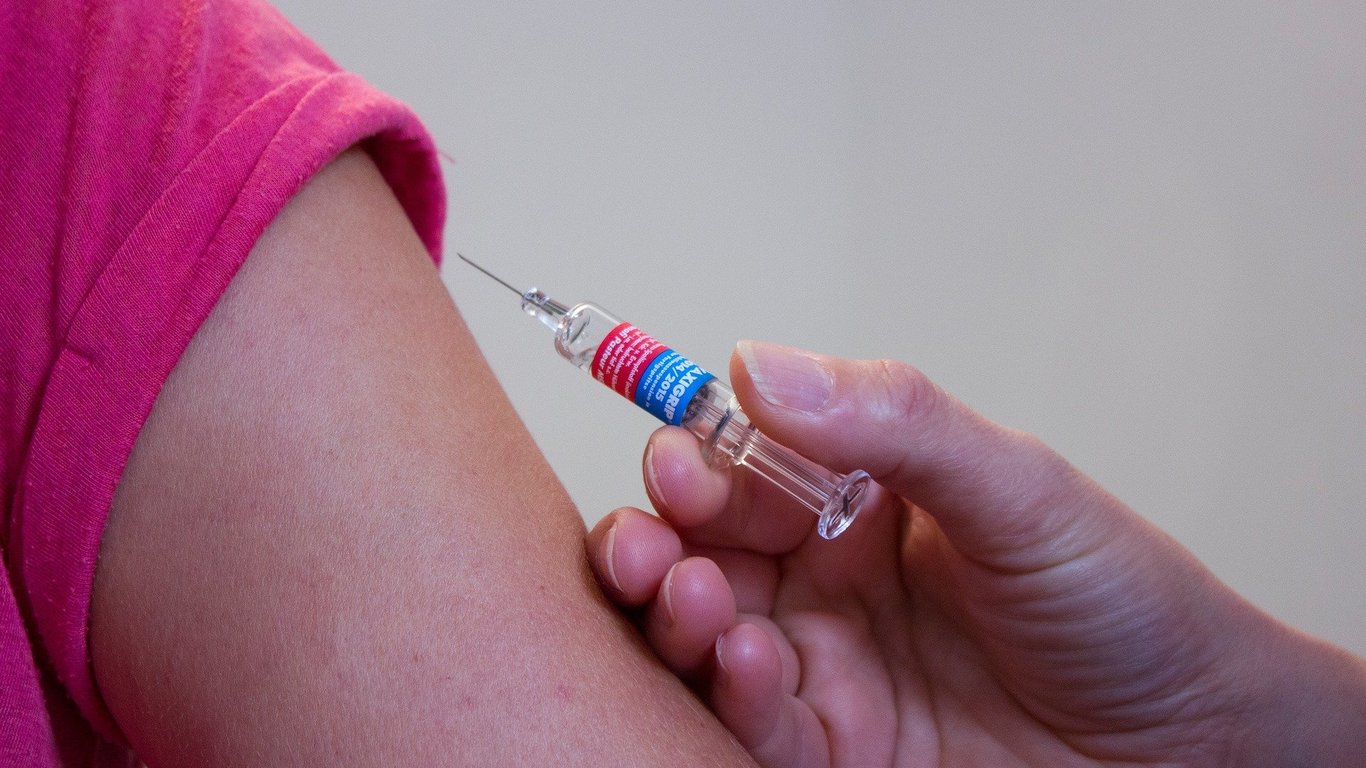 Вакцинация в Киеве - открылась запись на прививки против коронавируса в новом пункте