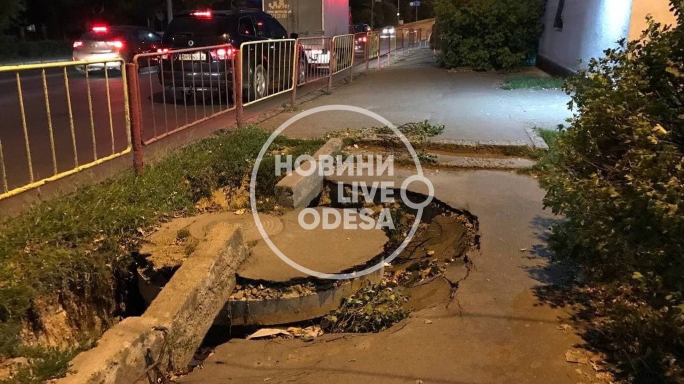 В Малиновському районі Одеси досі не ліквідували наслідки повені