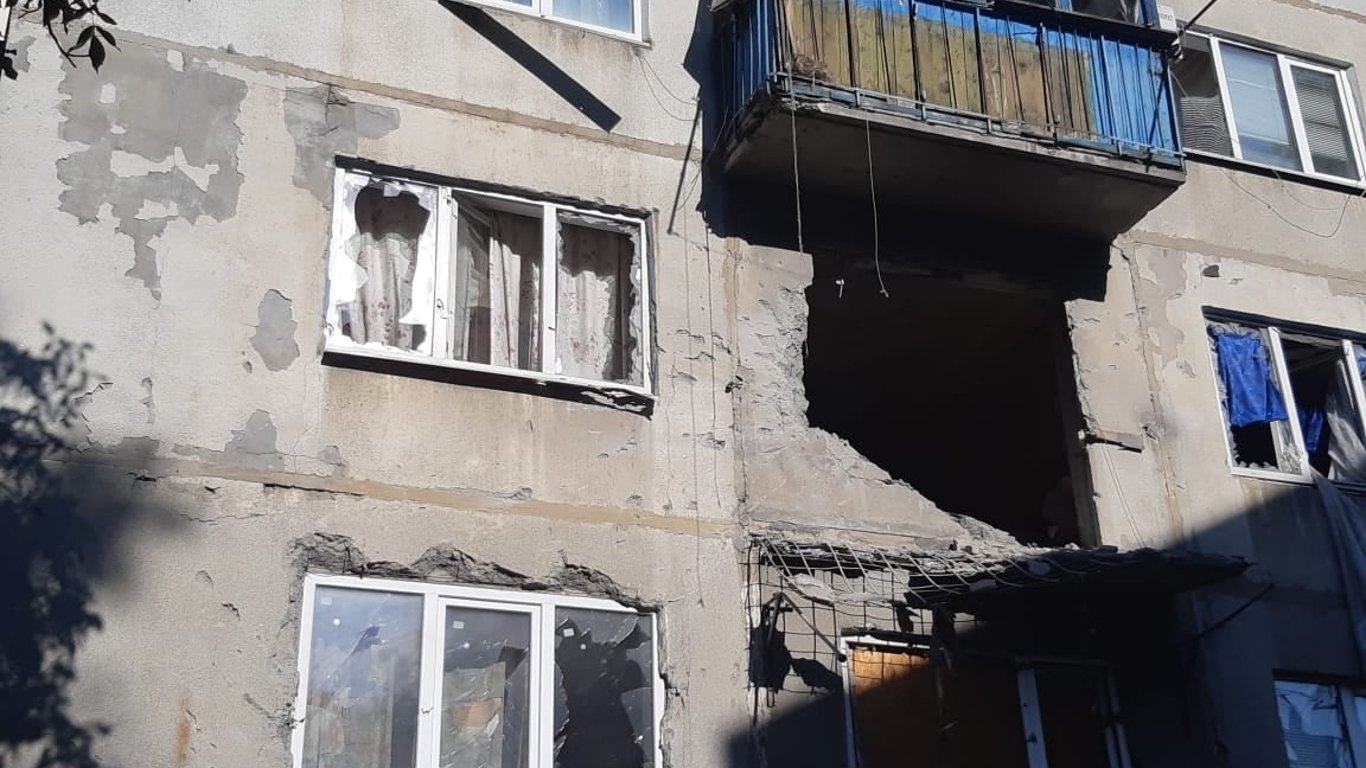 У Красногорівці бойовики РФ обстріляли житловий будинок 5 серпня