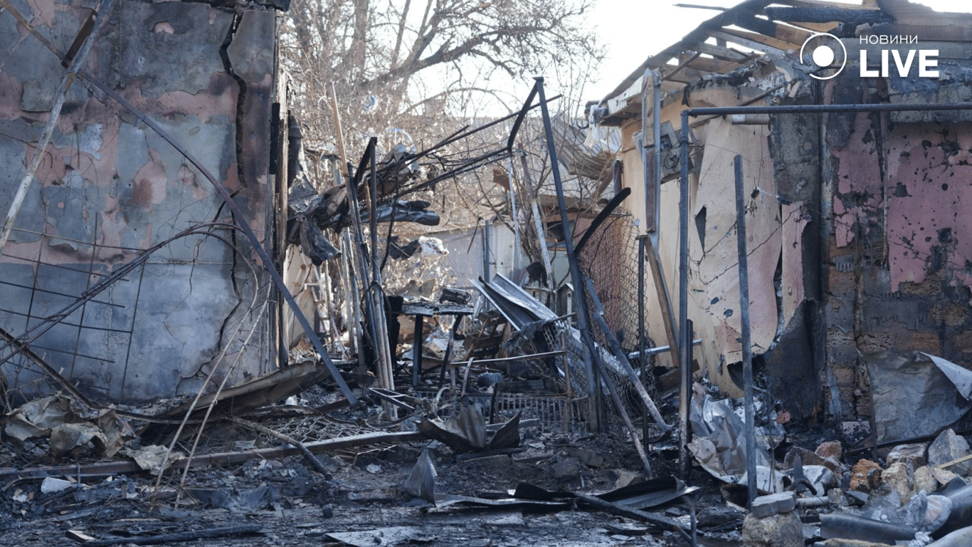 Фасад приватного будинку після атаки дронами