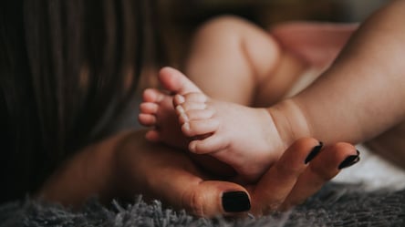 У Великій Британії жінка закрила свою маленьку дитину на шість днів: дівчинка померла з голоду - 285x160