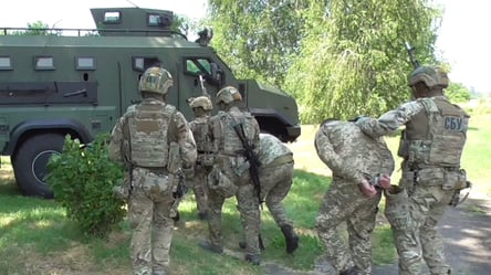 Готовили теракты в Украине: СБУ ликвидировала агентурную сеть боевиков "ЛНР". Видео - 285x160