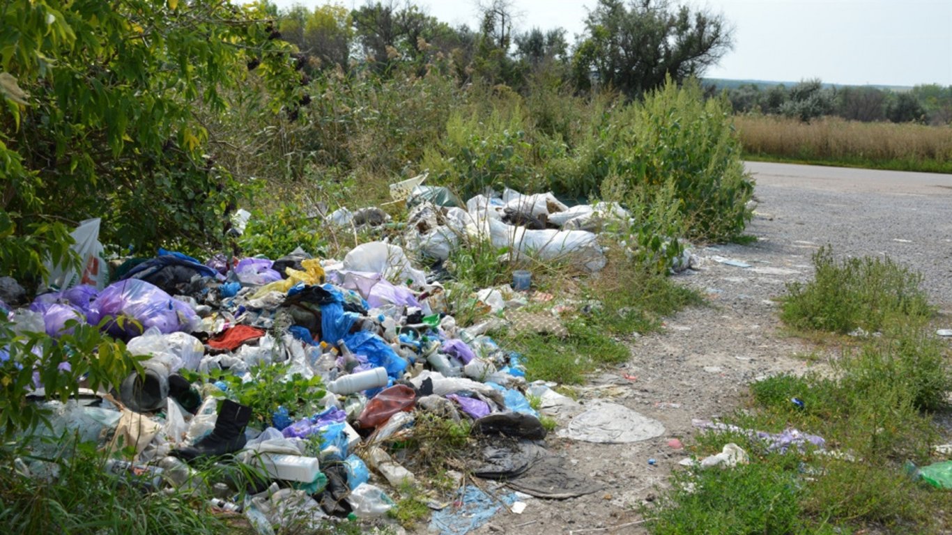 В Одесской области ОТГ утопают в мусоре