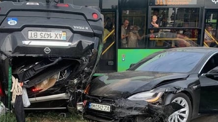 ДТП з Tesla у Харкові: водій розповів деталі аварії на Гвардійців-Широнінців - 285x160