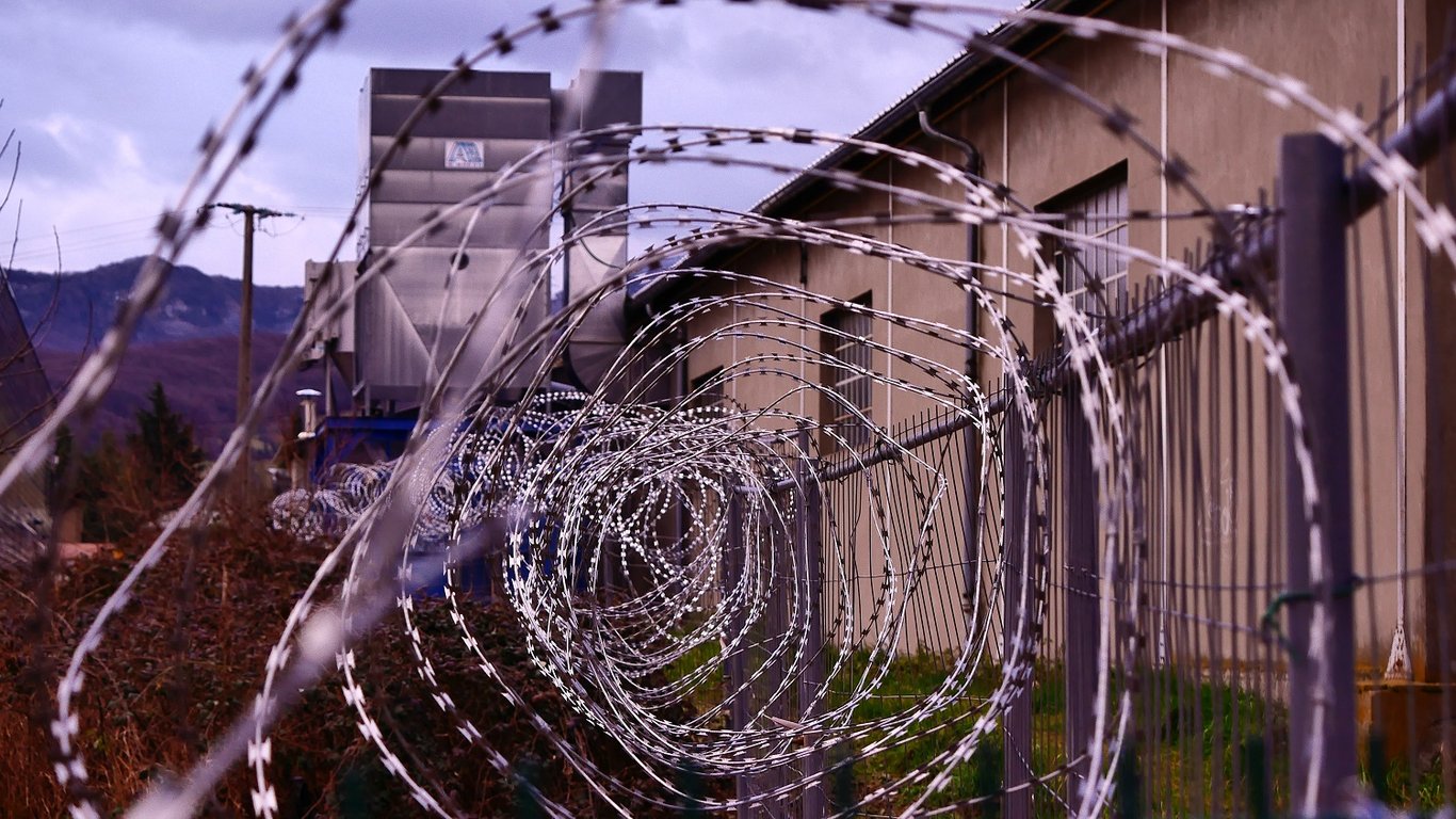 В’язням в Україні дозволять користуватися телефонами та інтернетом - подробиці