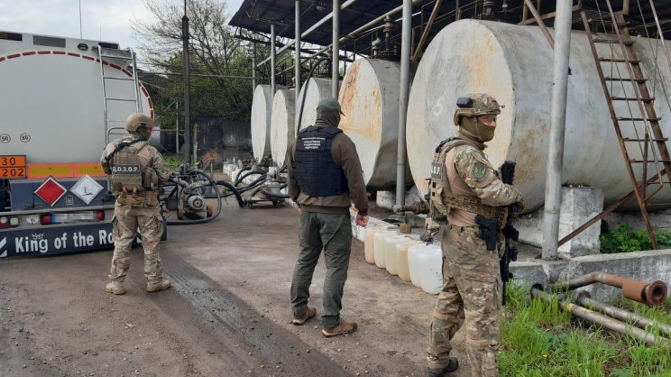 Незаконні поставки російського палива - в Україні розкрили схему