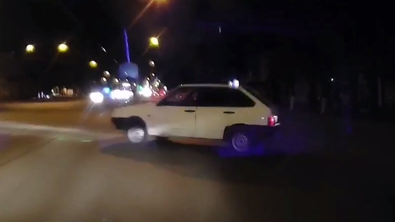 ДТП в Харкові відбулося через неуважного водія - відео