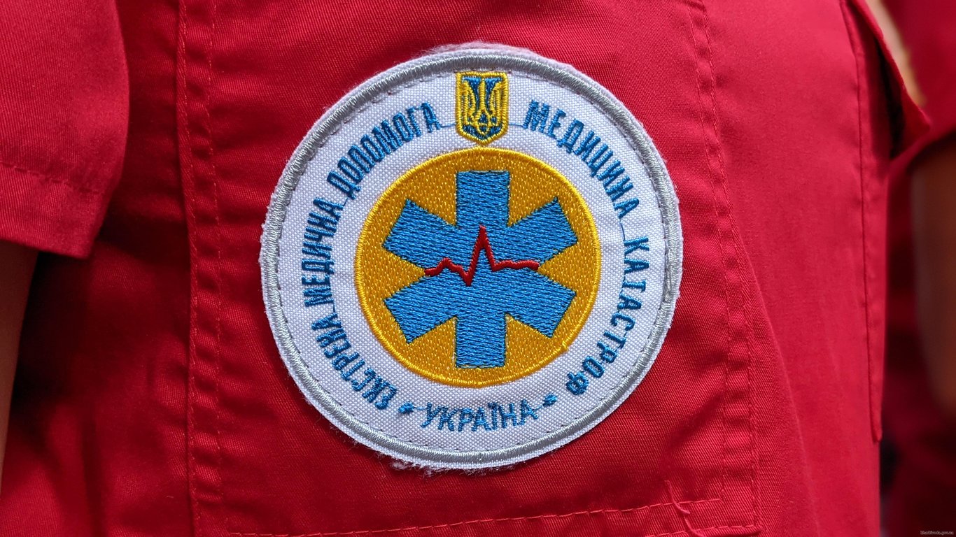 В больнице Харькова рассказали о состоянии девушки, пострадавшей от удара током на крыше вагона