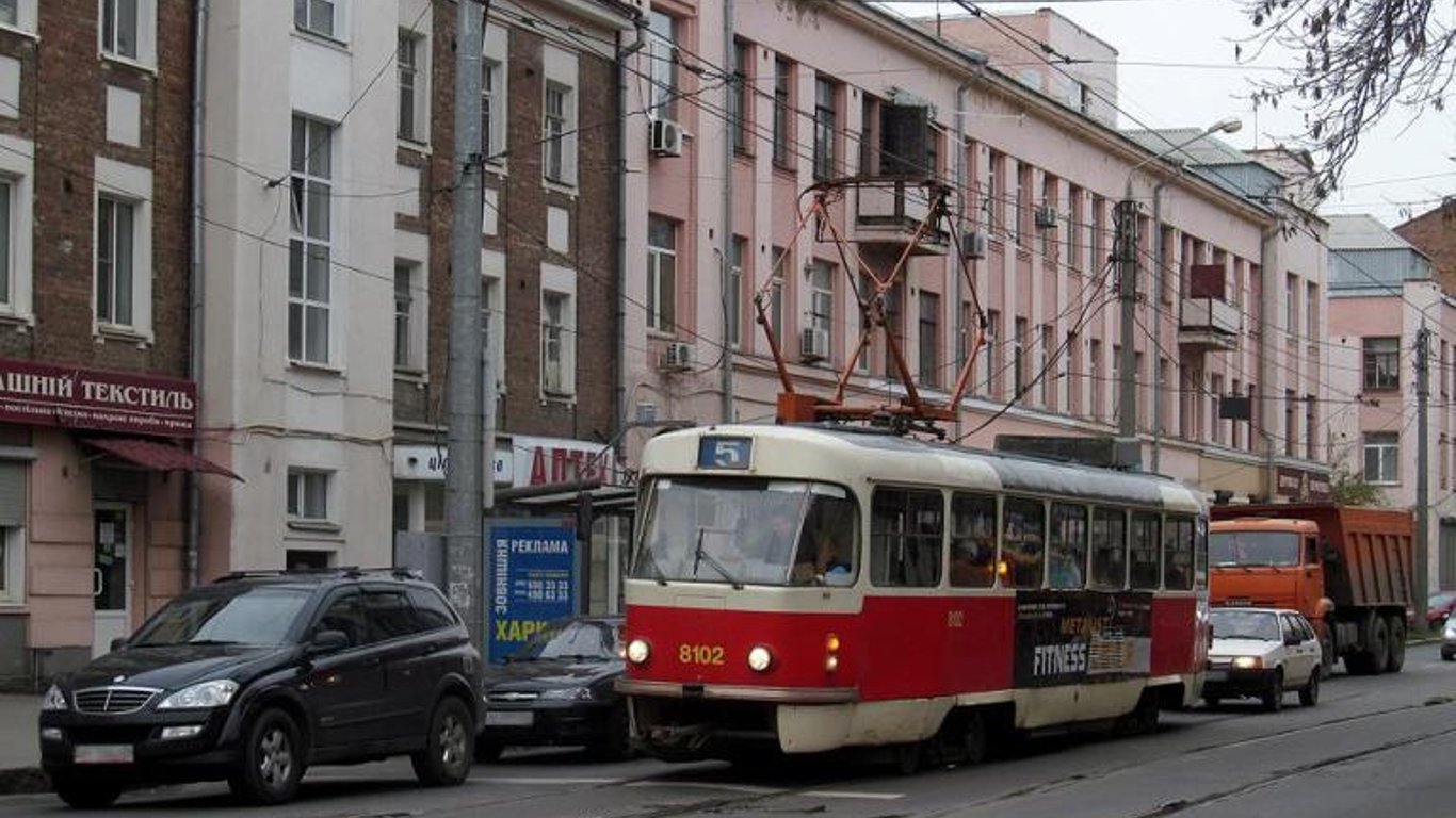 В Харькове на Клочковской столкнулись трамвай и автомобиль - ДТП 16 августа