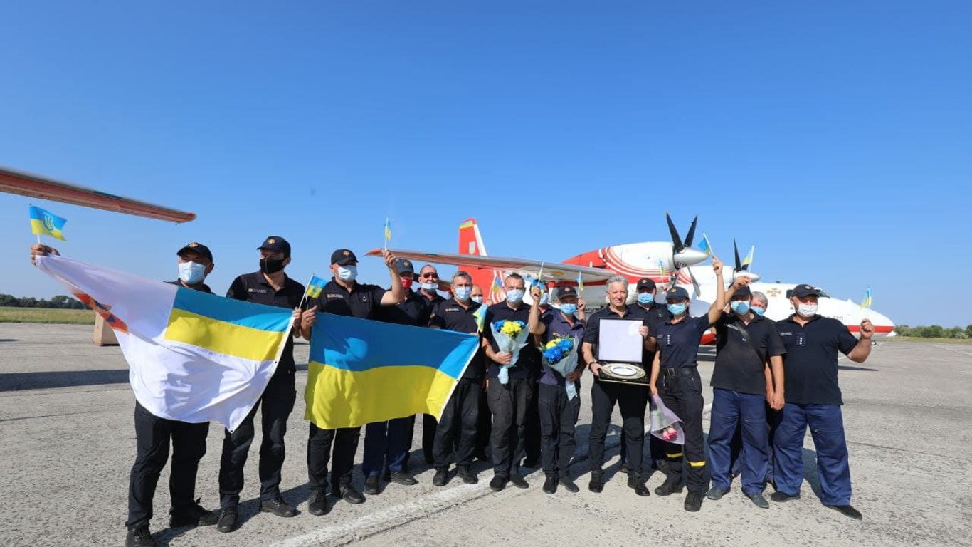 Одесские спасатели вернулись с тушения пожаров в Турции