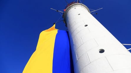 Два важных элемента для города: в Одессе на Воронцовский маяк поднимут флаг Украины - 285x160