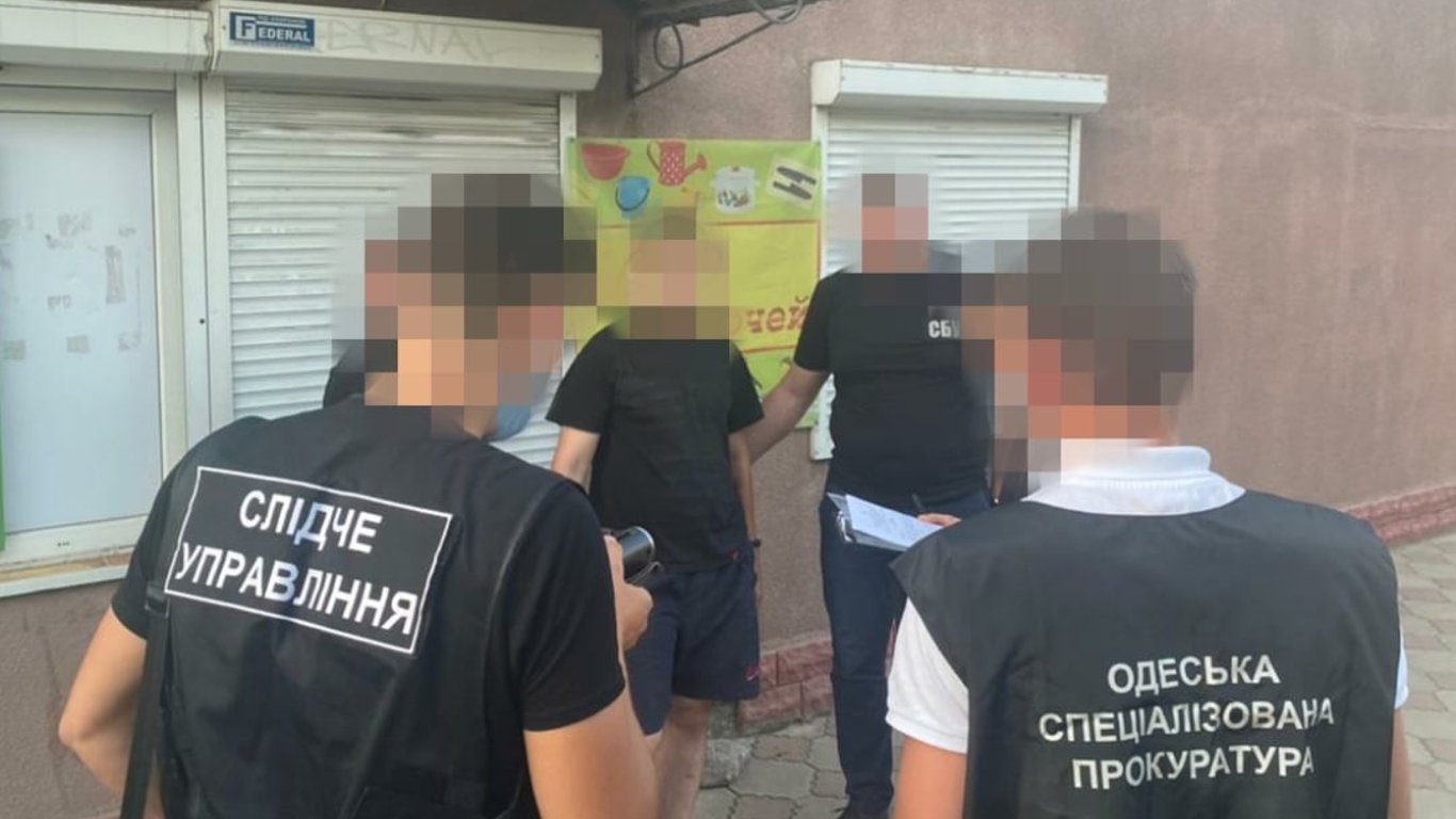 В Одесі на хабарі затримали військового чиновника