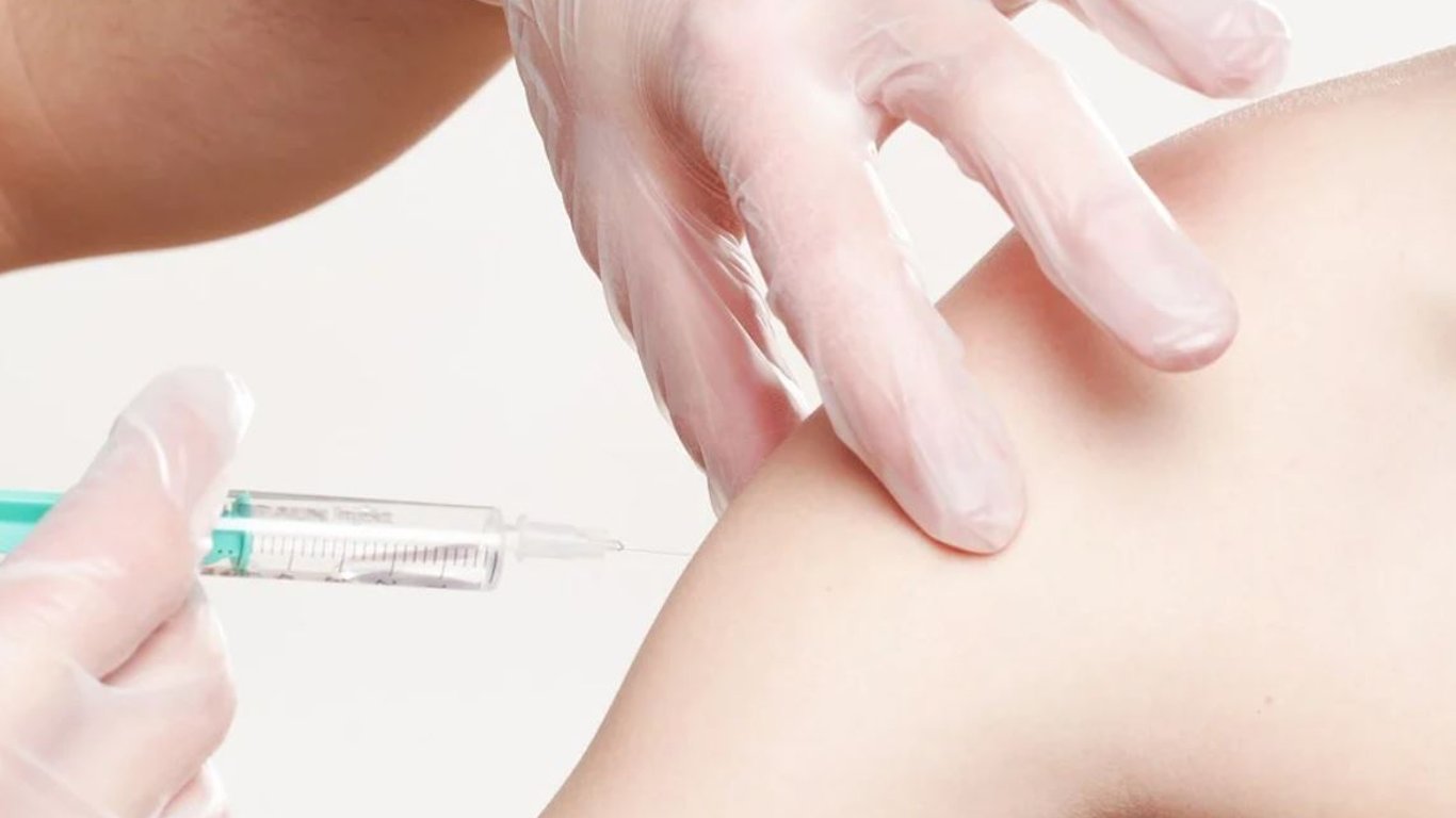 В Каразина открыли новый центр вакцинации