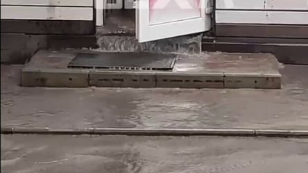 Затопило кілька кафе: на Харків надійшли сильні нічні зливи - 285x160