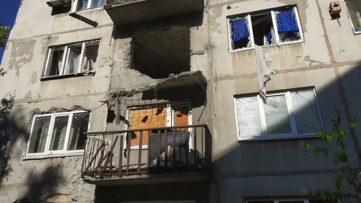На Луганщині бойовики РФ обстрілюють місцевих жителів