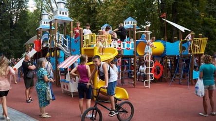 На бульварі Юр'єва відкрили парк: як він виглядає після реконструкції - 285x160