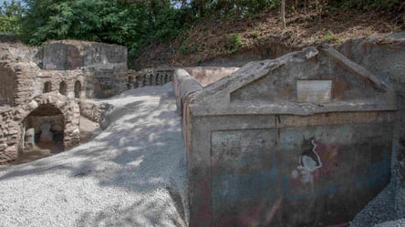 У Помпеях знайшли гробницю з напівмуміфікованим тілом. Фото - 285x160