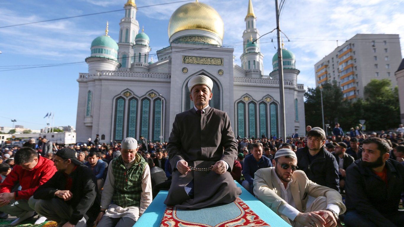 "Революції в мусульманських регіонах": астрологиня напророчила майбутнє росії