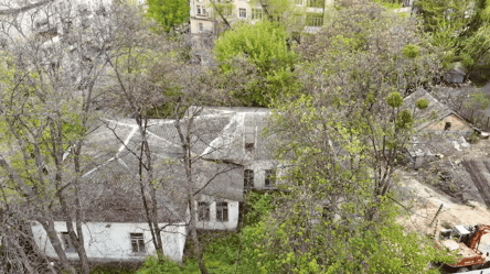 У Києві посеред ночі потайки знесли історичну садибу Барбана. Фото, відео - 285x160