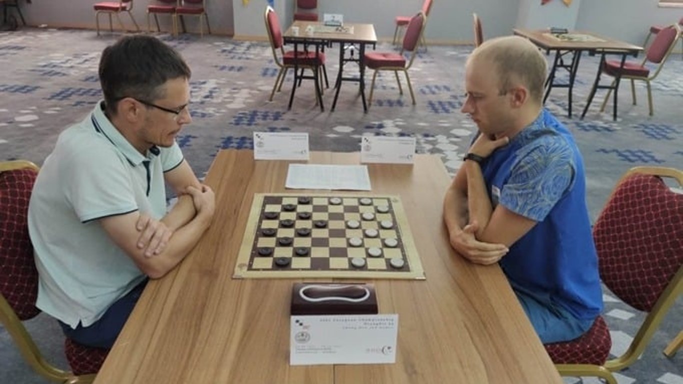 Українська збірна завоювала "золото" на чемпіонаті світу з шашок-64