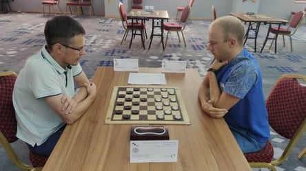 Перемогли п’ять збірних РФ: українці завоювали "золото" на чемпіонаті світу з шашок-64 - 285x160