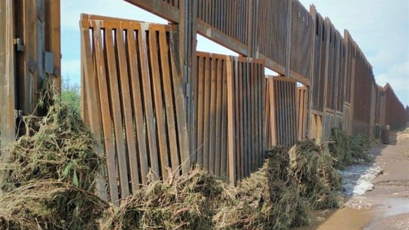Стена Трампа разрушается на границе с Мексикой