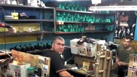 В Харьковской области 19 нелегальных работников изготавливали обувь - 285x160