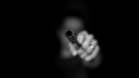 Стрельба возле ресторана в Харькове: мужчине с оружием сообщили о подозрении - 285x160